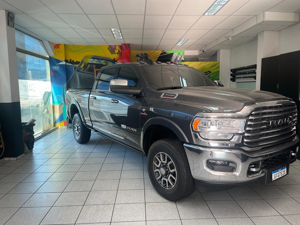Pick-up em atendimento na oficina Maskara Film